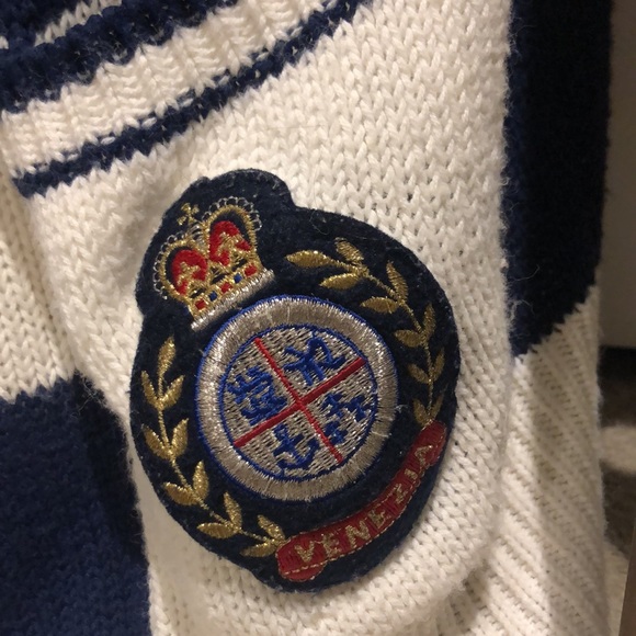 Vintage oversize sweater. Beautiful striping, 2 pockets, crest on pocket. - Picture 2 of 7